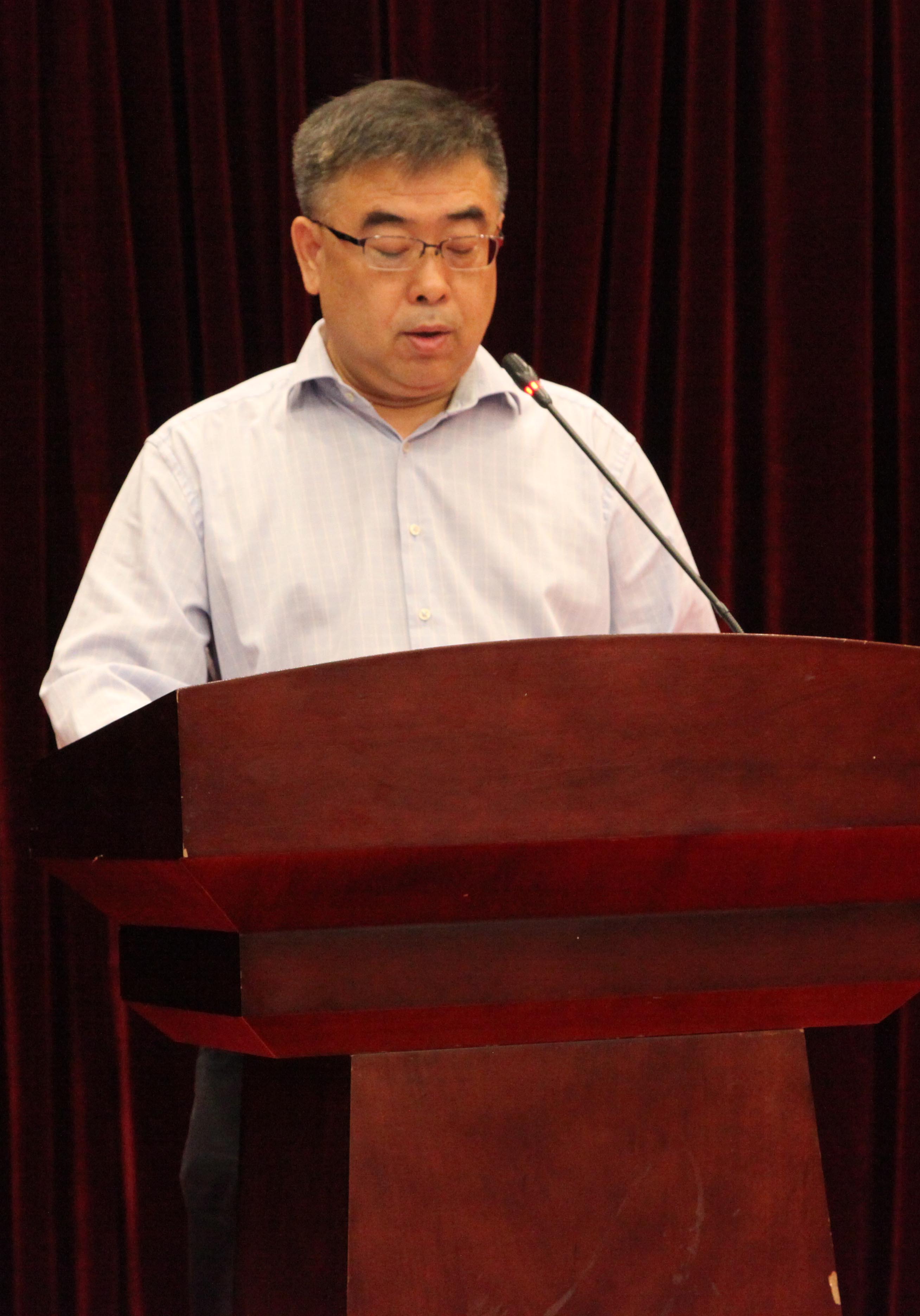 中国支付清算协会副秘书长潘松,人民银行南京分行副行长谢宁出席研讨